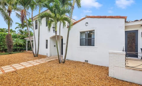 The Palm Manor Luxury Villa House in West Palm Beach