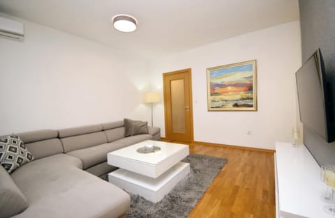 Comfort Residence Art Zone Apartment in Podgorica