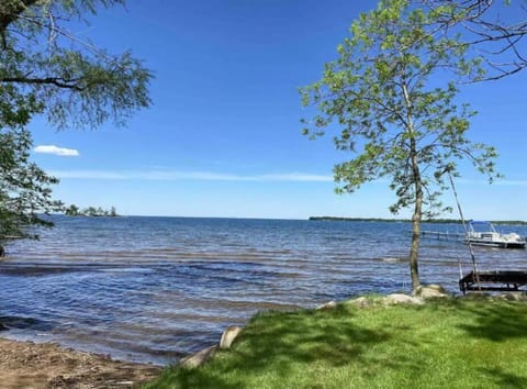 Cozy Cabin on Sunset Bay - Mille Lacs Lake House in Mille Lacs Lake