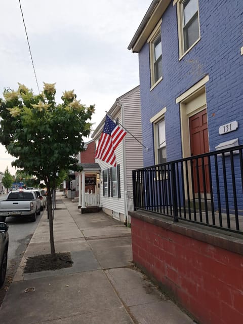 Property building, Facade/entrance, Neighbourhood, Street view