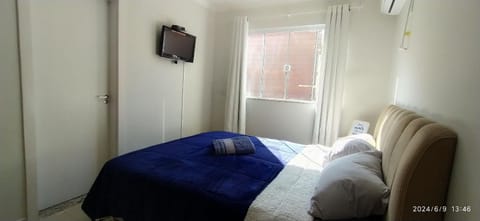 Bed, TV and multimedia, Bedroom