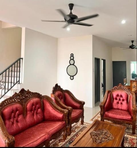 Homestay Seri Iskandar By Ummi House in Perak Tengah District