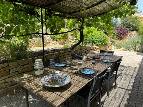 Villa Lantana À Deux Pas de la Mer, Port du Brusc Villa in Six-Fours-les-Plages