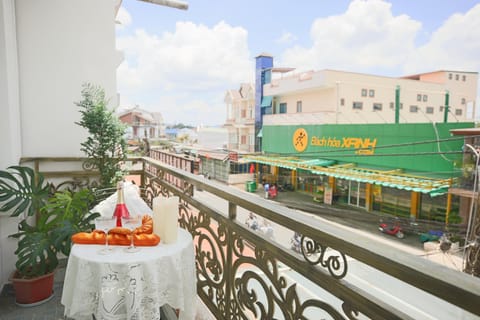 Property building, Patio, View (from property/room), Balcony/Terrace, City view, Street view