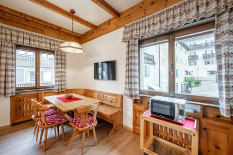 TV and multimedia, Dining area