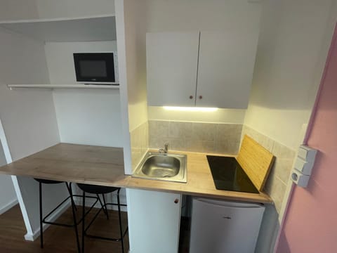 Roza YourHostHelper Apartment in Caen