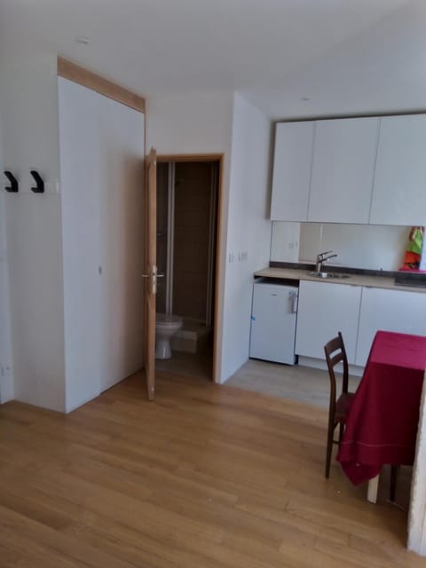 Studio Paris Apartment in Clichy