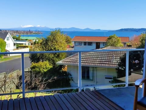 Balcony/Terrace, Lake view