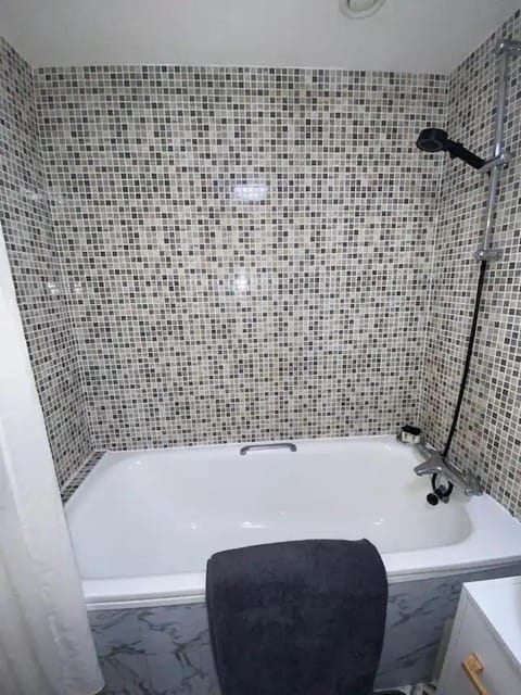 Prime location Near City-Trafford Centre-Stadium 2bed Apartment in Stretford