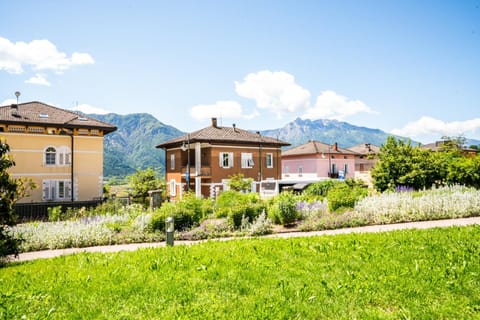 Nearby landmark, Natural landscape, Mountain view