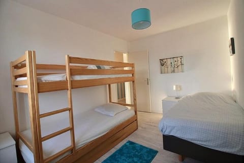 Annonce professionnelle. Grand appartement face mer au 4ème étage, 3 chambres, avec WIFI Apartment in Hauts-de-France