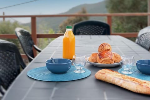 Natural landscape, Dining area, Mountain view, Breakfast