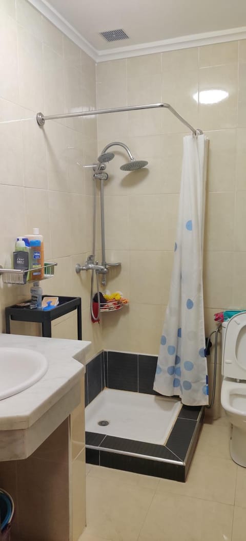 Shower, Toilet, Bathroom, towels