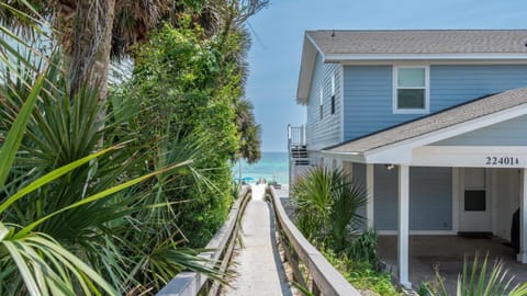 Day, Neighbourhood, Natural landscape, Beach, Sea view