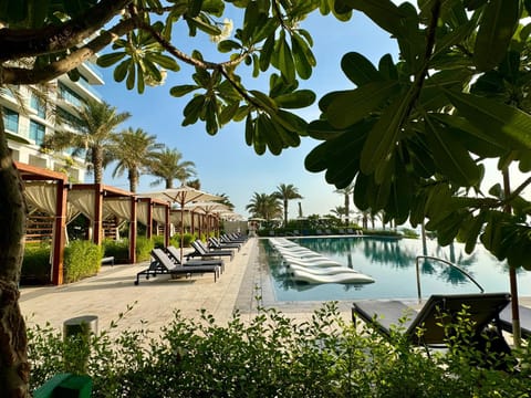 Pool view, Swimming pool, sunbed