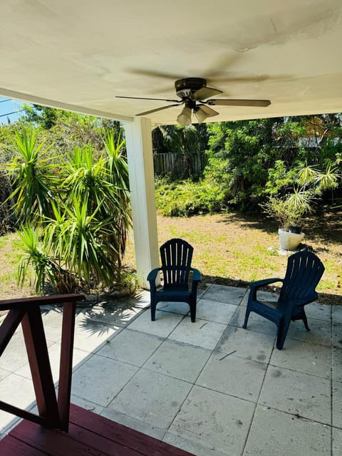 Cozy 2 Bedroom House in Miami Shores