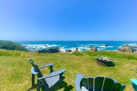 Pomo Cove House in Fort Bragg