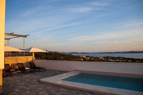 Balcony/Terrace, Pool view