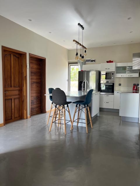 Dining area, Communal kitchen, oven, stove