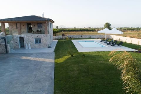 Property building, Spring, Day, Natural landscape, Garden, Garden view, Pool view, Swimming pool, sunbed