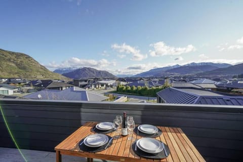 Day, Natural landscape, View (from property/room), Balcony/Terrace, Dining area, Mountain view, River view