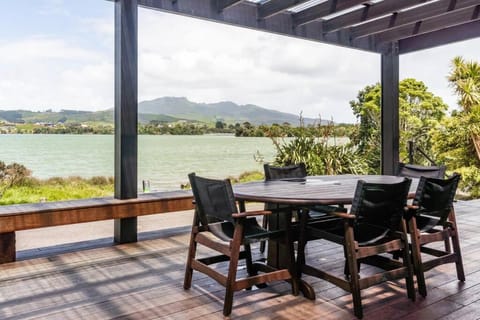 Balcony/Terrace, Mountain view