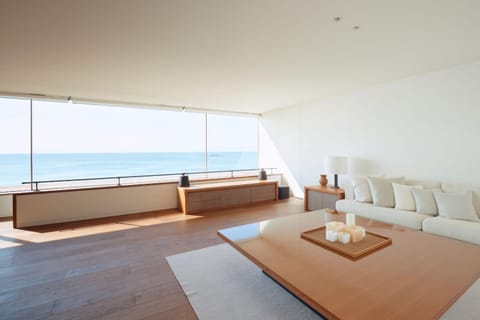 Natural landscape, Living room, Photo of the whole room, Seating area, Sea view