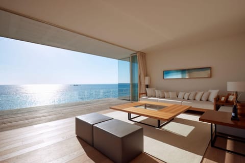 Natural landscape, View (from property/room), Balcony/Terrace, Living room, Seating area, Sea view