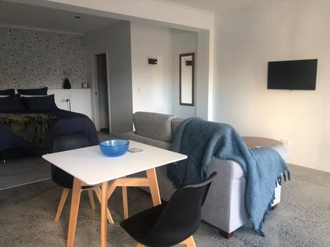 Location, luxury and stylish comfort Apartment in Hamilton