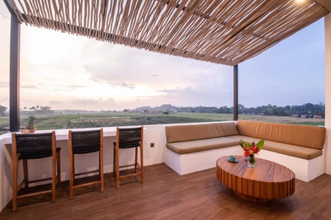 Natural landscape, Balcony/Terrace, Seating area