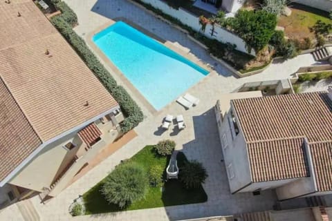 Bird's eye view, Swimming pool