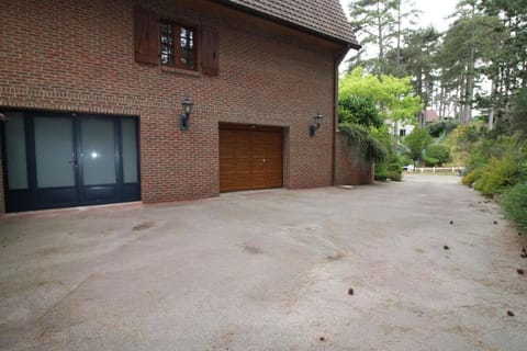 Annonce professionnelle. Jolie maison de vacances 4 chambres avec jardin à proximité de la plage, pour 8 personnes. WIFI Villa in Hauts-de-France