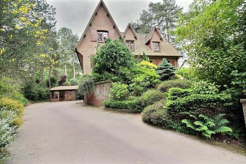 Annonce professionnelle. Jolie maison de vacances 4 chambres avec jardin à proximité de la plage, pour 8 personnes. WIFI Villa in Hauts-de-France