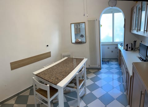 Communal kitchen, kitchen