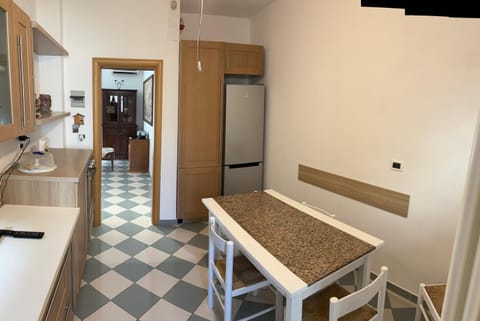 Communal kitchen, kitchen