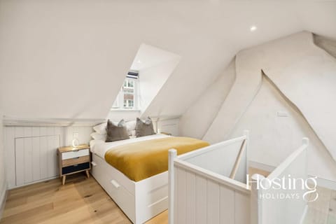 The Loft - 1 Bed Luxury Apartment with Bathtub Apartment in Henley-on-Thames