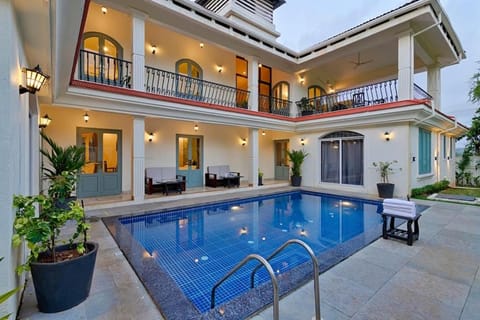 Patio, Pool view, Swimming pool