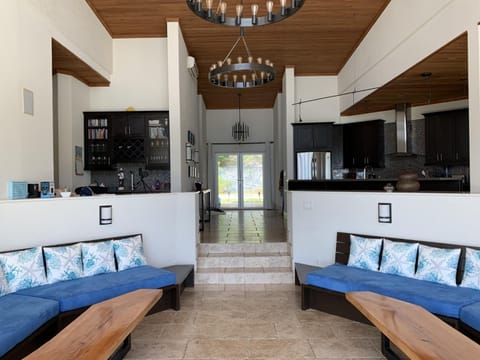 Sky Beach Club Rock House home Haus in North Eleuthera