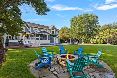 Property building, Natural landscape, Garden view, Swimming pool, fireplace