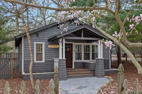 Property building, Facade/entrance, Garden