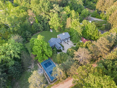 Property building, Spring, Day, Natural landscape, Bird's eye view, Garden, Garden view