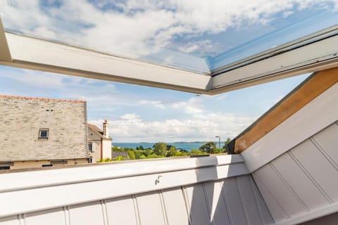 Jolie maison en pierre vue sur mer a Ploubazlanec House in Paimpol