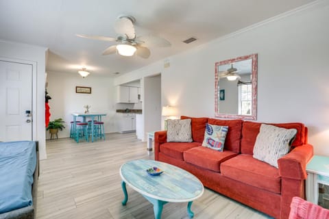 Walk to Pier St Augustine Beach Condo with Balcony! Apartment in Saint Augustine Beach