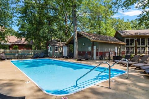 Property building, Swimming pool, sunbed