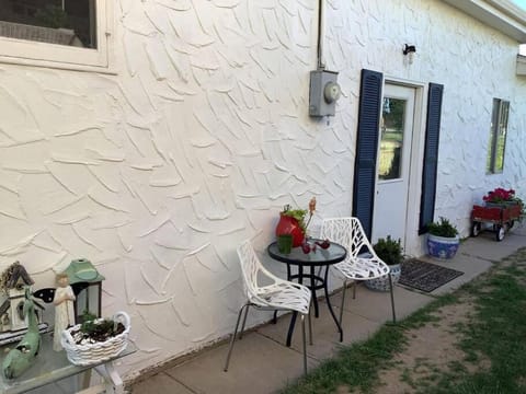 Quaint Downstairs Apartment by University of Wyoming Campus Apartment in Laramie