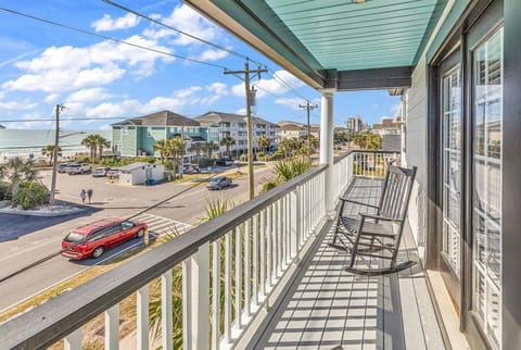 Sunsational Tara - Southern Coast Vacations House in Surfside Beach