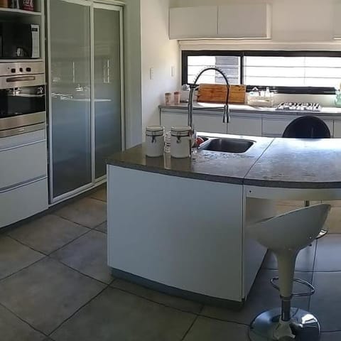 Kitchen or kitchenette, Dining area, dishwasher, oven, pet friendly, stove