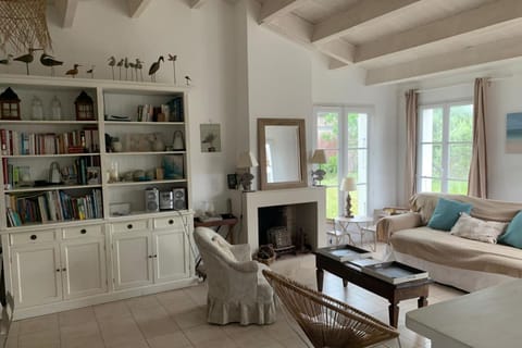 Spacious house close to the beach House in La Couarde-sur-Mer