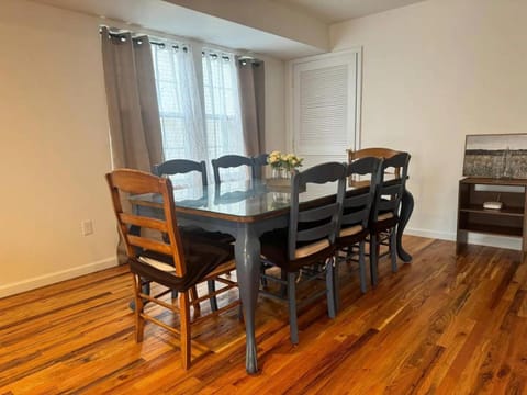 Harmony in the Heights - Master Vacation rental in Newark