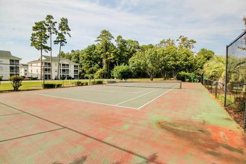 Golf Course Getaway Apartment in Carolina Forest